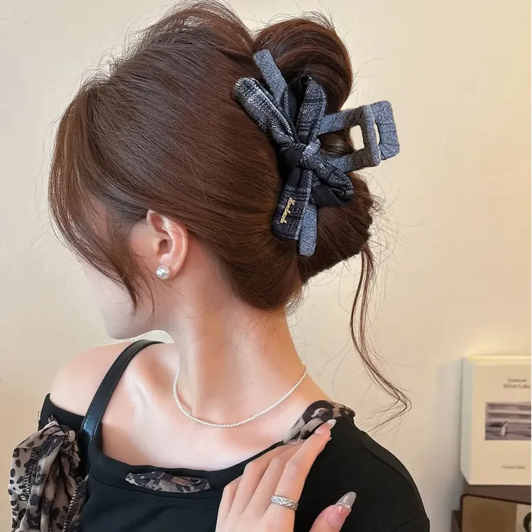 美拉德格纹蝴蝶结抓夹女秋冬高级感大号鲨鱼夹2025新款后脑勺头饰