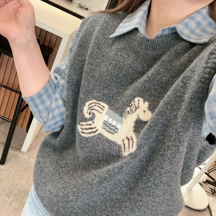 【欧加粒粒】卡通木马圆领毛针织衫叠穿宽松秋冬时尚LH25121501