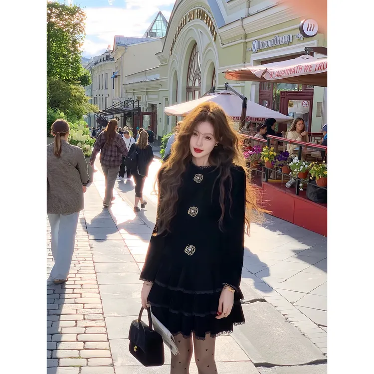 吃绿色菜黑金3.0 2025早秋复古法式丝绒金线刺绣小香风气质外套