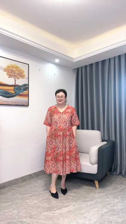 印花V领蝴蝶结花色大码休闲宽松国风气质款中长款连衣裙