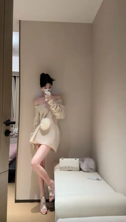 气质显瘦露肩长袖性感辣妹连衣裙洋气休闲百搭外穿时尚连衣裙女