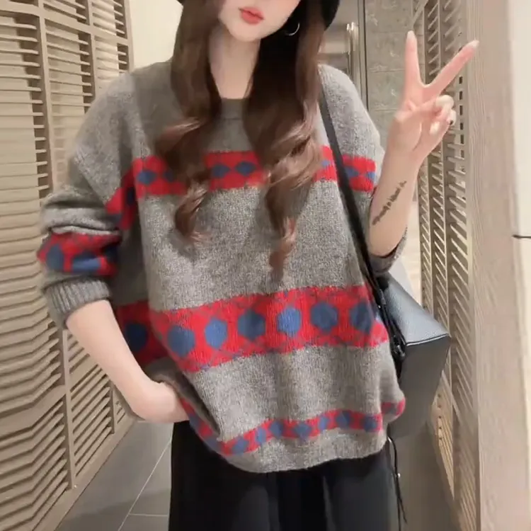 2025秋季新款韩版复古慵懒风圆领宽松气质菱格针织衫女洋气毛衣女