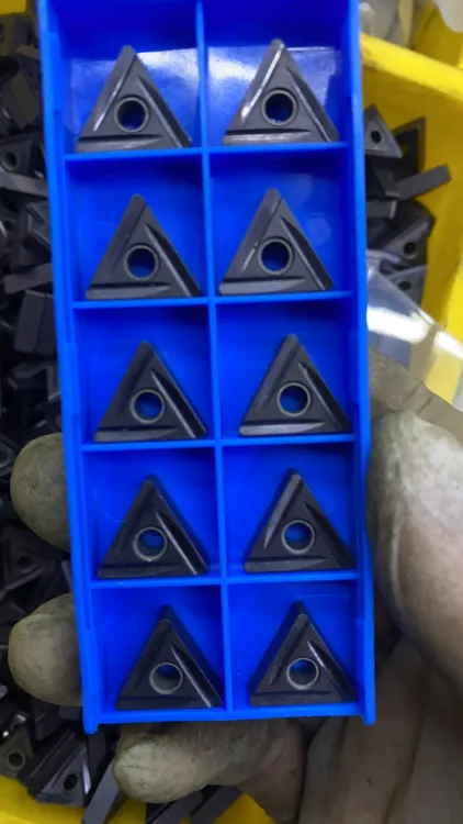 日本京瓷超硬刀片陶瓷材质TNMG160408R 加工钢铁件