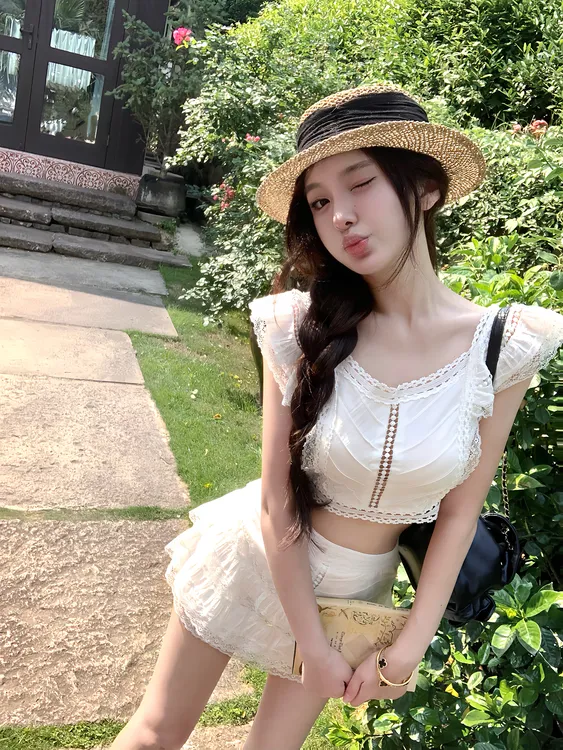 纯欲风甜美设计感蕾丝拼接上衣女夏季2025新款收腰显瘦半身裙套装