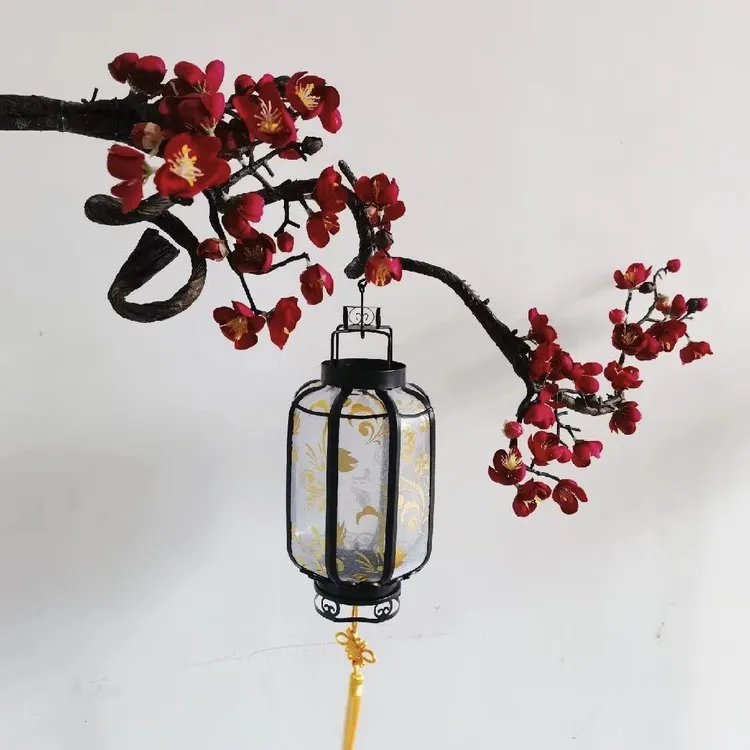 新中式梅花手提灯笼搭配树枝可作汉服拍照装饰道具