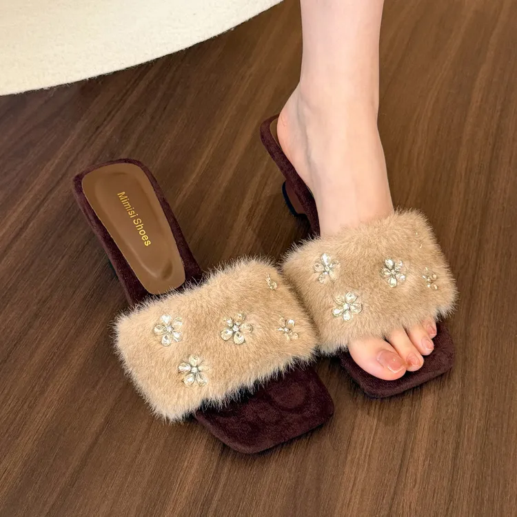 elingstudio 深冬暖巧！氛围杏花朵水钻拖鞋女秋冬毛毛坡跟高跟鞋