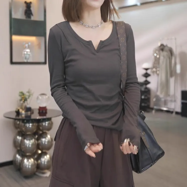 韩系chic小众修身纯色内搭上衣2025秋季胖MM高级感v领棉质长袖t恤