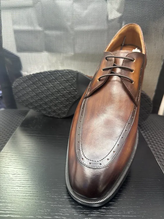 小周整理的一款 鸟 透气简约风欧美风休闲皮鞋 时尚雕花