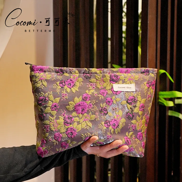 新款女便携大容量化妆包ins高级感旅行洗漱包收纳化妆品加厚内胆