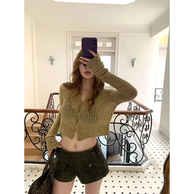 韩版休闲穿搭纯色外搭短款针织衫女早秋气质显瘦百搭牛仔短裤两件