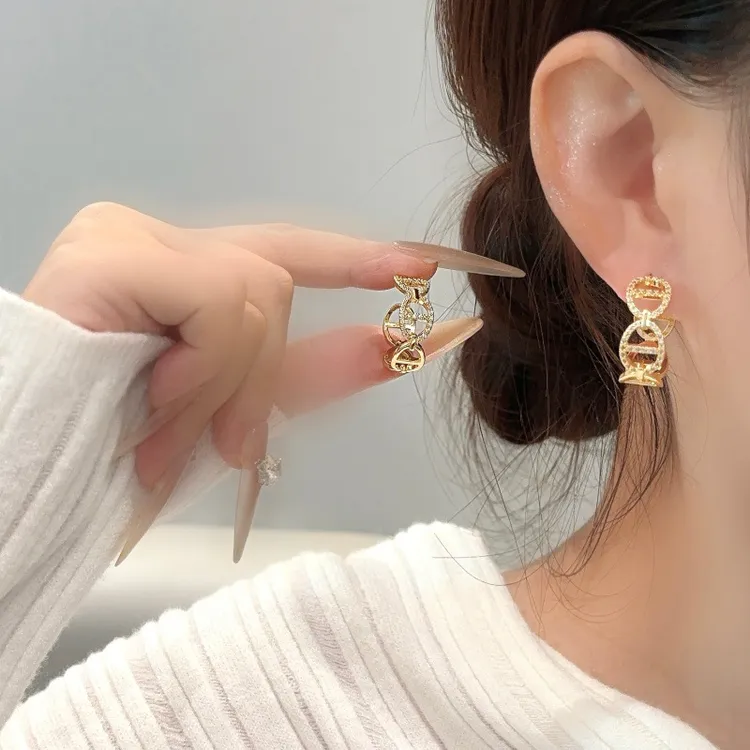 黄铜锆石耳饰 猪鼻子锆石耳圈个性小众简约气质C型设计感耳饰