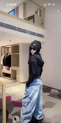 RUYIFASH亮片纸片人连帽外套