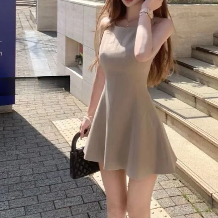 【眼泪女王】法式气质女神2025夏季无袖连衣裙收腰高级感优雅裙子