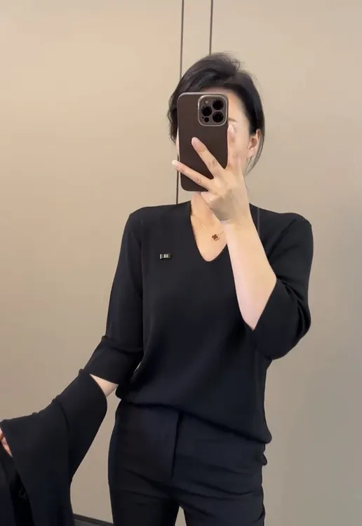 2025秋冬季新款韩系慵懒风半袖针织衫设计感休闲风小众百搭上衣