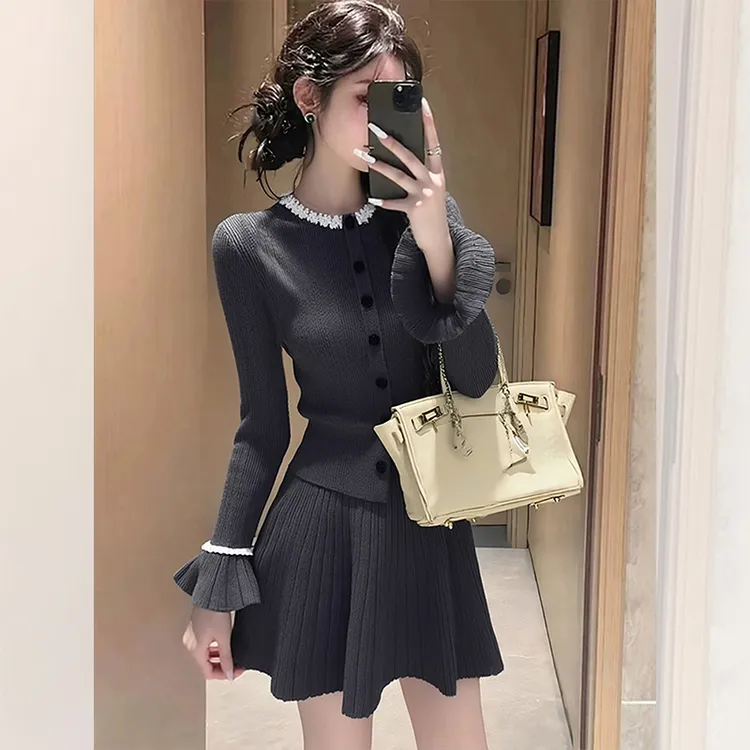 秋冬季炸街一整套女装洋气衣服灰色喇叭袖针织毛衣半身裙两件套装