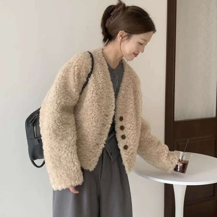 韩系100绵羊羔毛韩版2025冬季新款羊剪绒皮毛一体皮草女v领短款