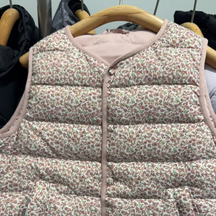 品牌羽绒服，绒子90，羽绒马甲