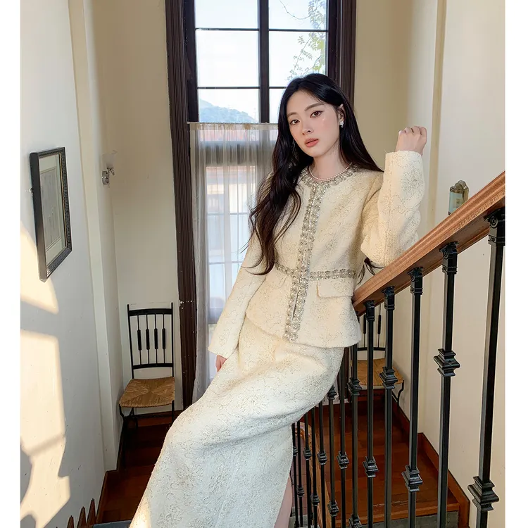 GERTCOREL2025新款冬季法式小香鹅绒外套气质套装高级感短款上衣