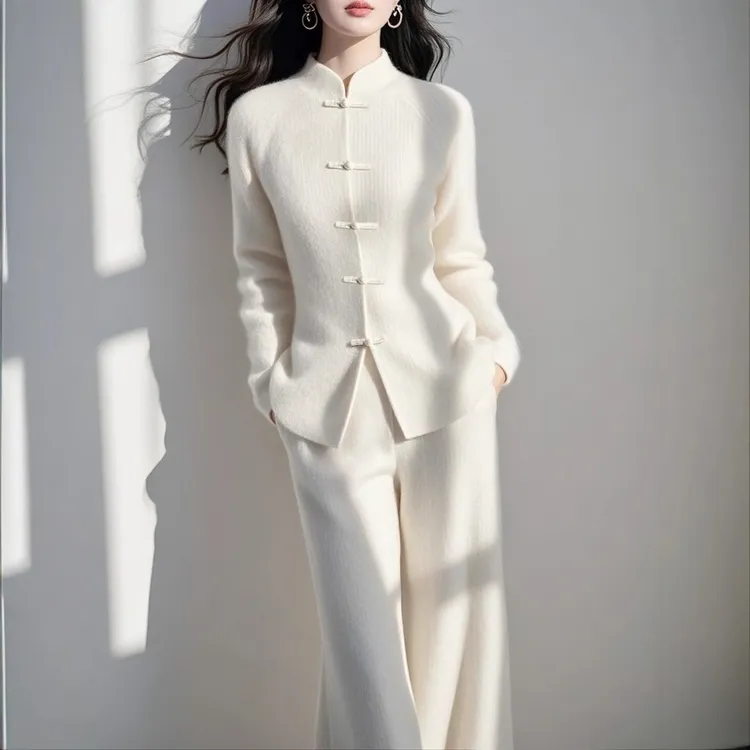 2025年冬季穿搭一整套高级感小香风新中式国风盘扣毛衣裤子套装女