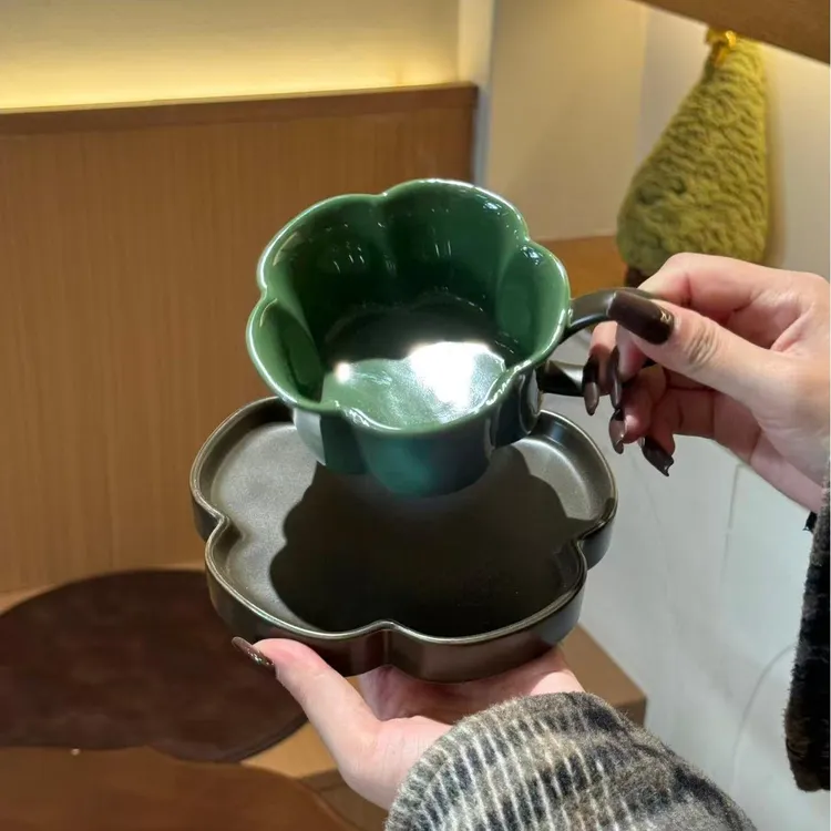 梅花造型中古风陶瓷咖啡杯碟套装复古下午茶杯子生日搬家乔迁礼物