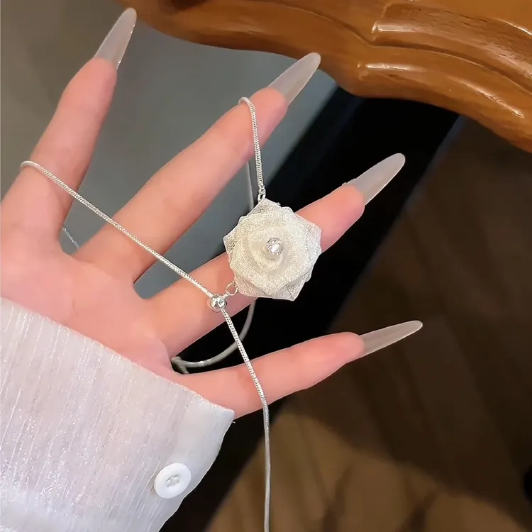 卡柒 铜合金项链 超仙玫瑰花抽拉项链女轻奢小众高级感锁骨链颈链