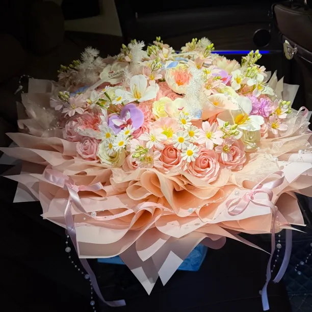 永生花99朵多巴胺玫瑰香皂花创意混搭大花束生日订婚情人节礼物