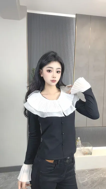 慵懒高级款时尚上衣女2025年冬季新款长袖圆领荷叶边修身百搭小衫