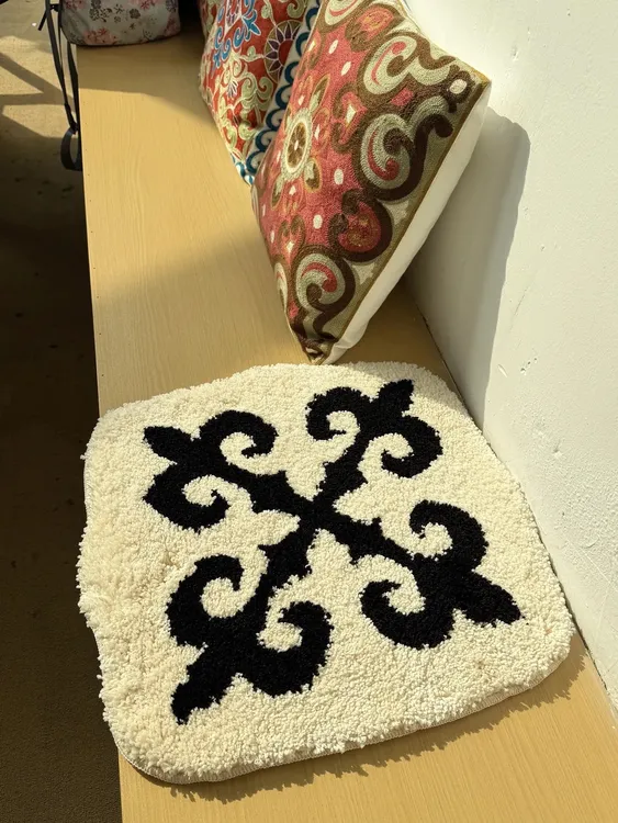 哈萨克风格秋冬毛绒坐垫新疆包邮办公室沙发垫久坐飘窗榻榻米椅子