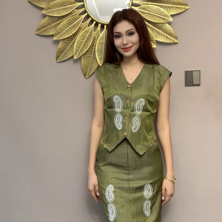 辣辣lalashh民族风巴达木刺绣套装