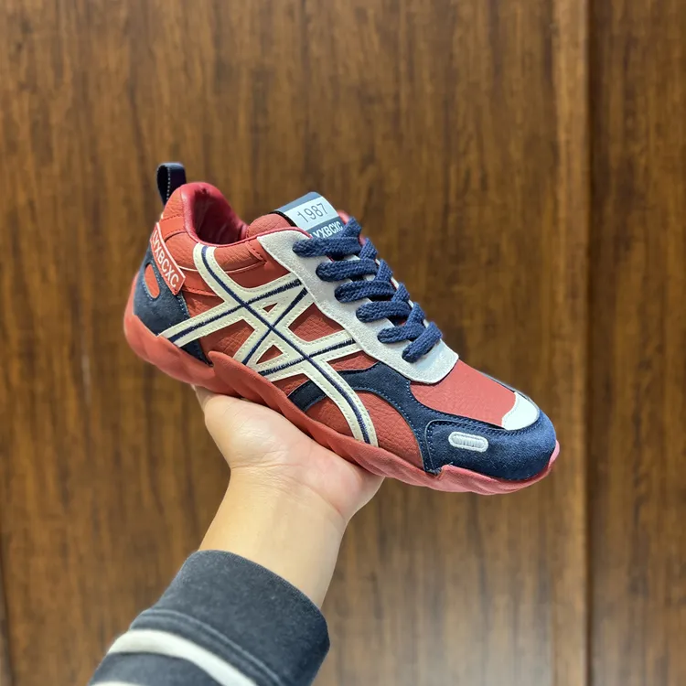 男士潮流休闲鞋时尚运动百搭软底软面舒适系带拼色春秋轻奢经典