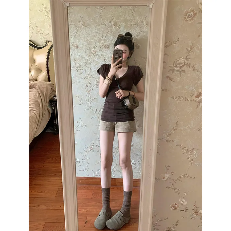 正肩V领短袖T恤纯色抽褶内搭短款打底上衣卡其色牛仔短裤通勤热裤