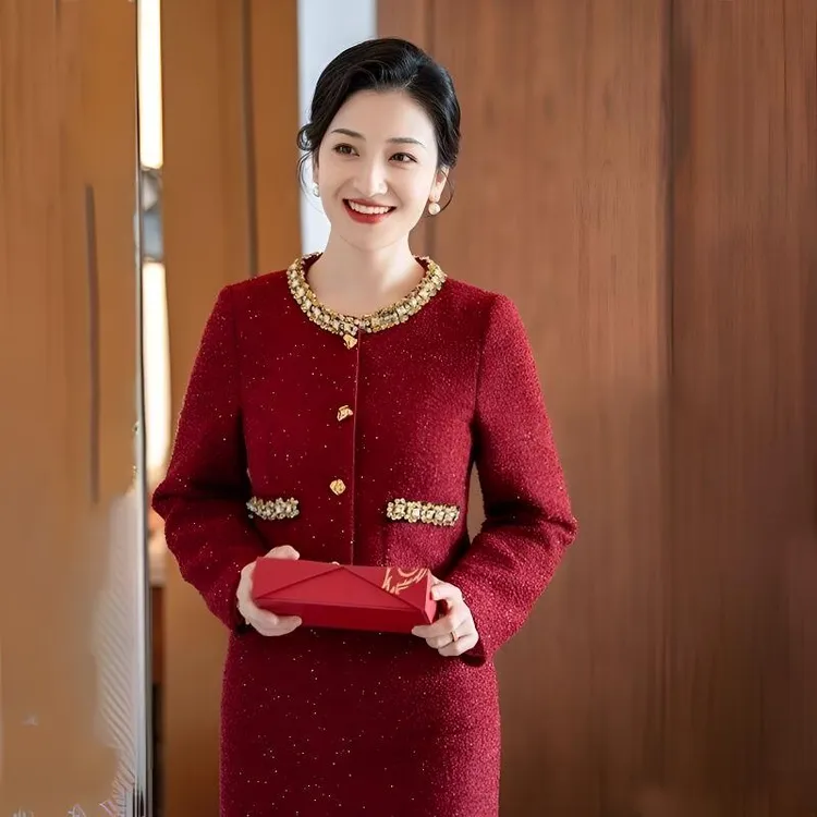 喜婆婆妈妈装婚宴礼服2025秋冬新款轻奢减龄红色小香风两件套装女