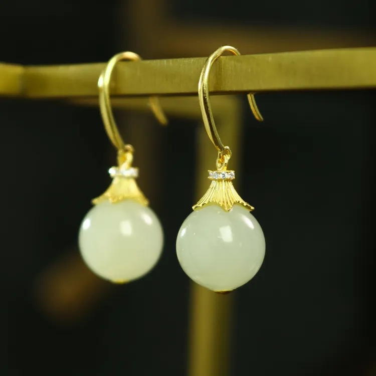 【凰一品】 和田玉耳钩s925