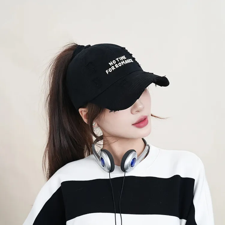 夏季空顶款时尚潮流破洞软顶棒球帽女休闲百搭韩版鸭舌帽扎高马尾