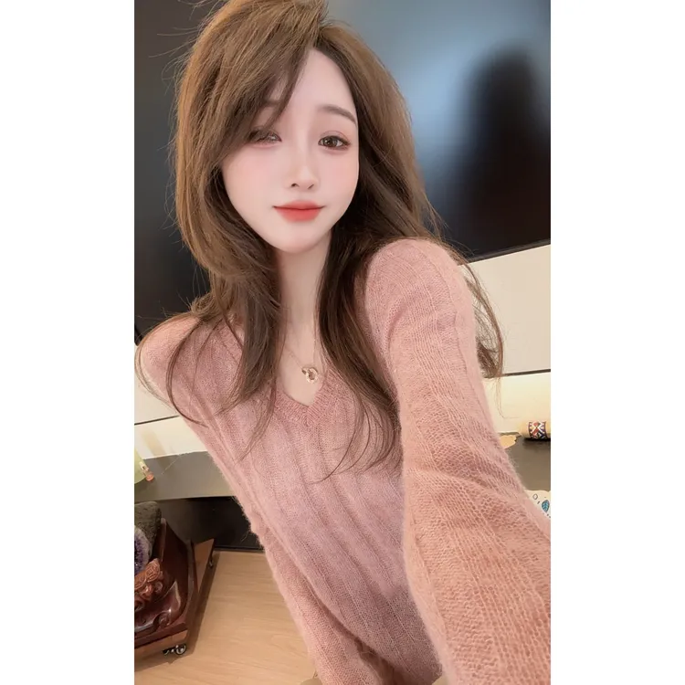 【陈陈私服】时尚设计感v领毛衣洋气显瘦长袖针织打底衫25111404