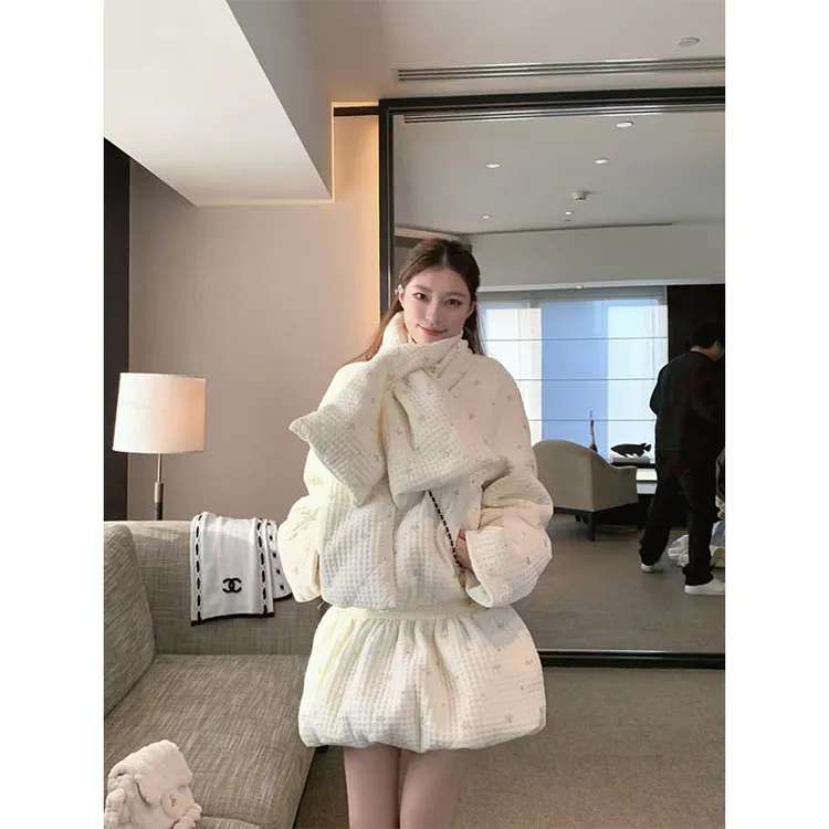 2025冬季时尚设计感慵懒风修身显瘦百搭外套上衣高腰简约半身裙女