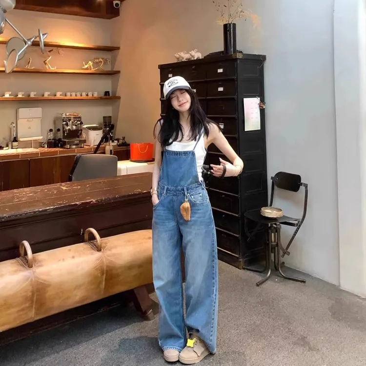 现货设计感洋气减龄复古牛仔背带裤女宽松显瘦小个子直筒拖地裤夏