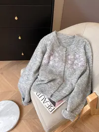 韩系甜美刺绣花朵针织毛衣女2025秋季宽松设计感慵懒开衫外套上衣