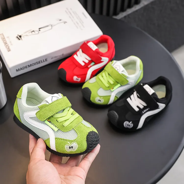 新款儿童运动鞋秋季时尚网面透气男童阿甘女童休闲童鞋
