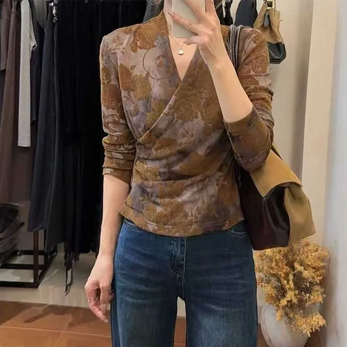 设计感修身洋气网纱植绒V领T恤女2025秋季新款气质显瘦内搭打底衫