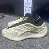 44码 二手95新 yeezy700 v3 异形