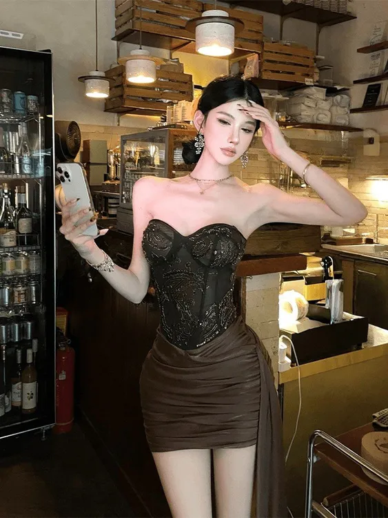 辣妹纯欲风重工蕾丝鱼骨抹胸连衣裙女秋季设计感收腰飘带包臀短裙