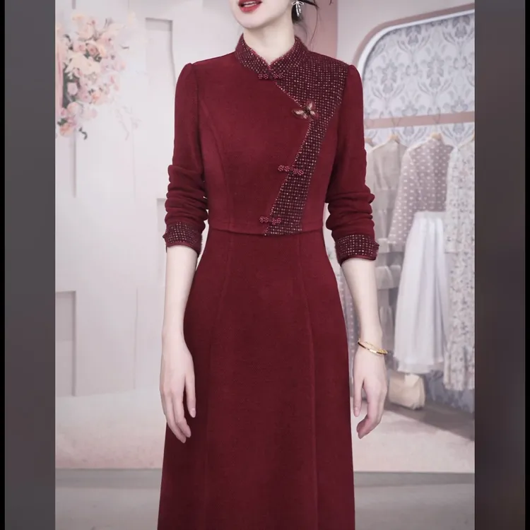 【连衣裙】2025冬季新款加厚加密新中式气质优雅婚宴精致显瘦连衣裙