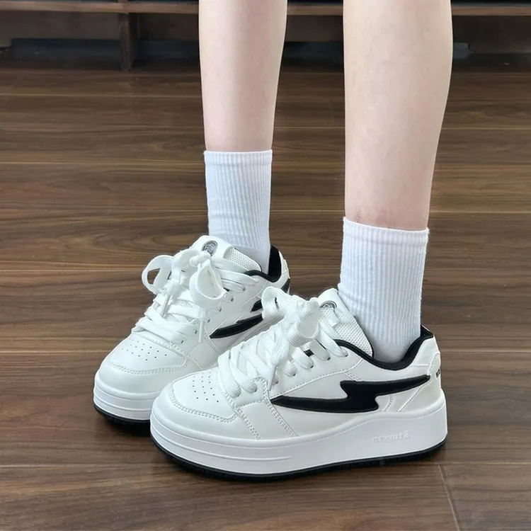 韩版厚底增高闪电面包鞋女ins潮2025新款百搭运动休闲板鞋