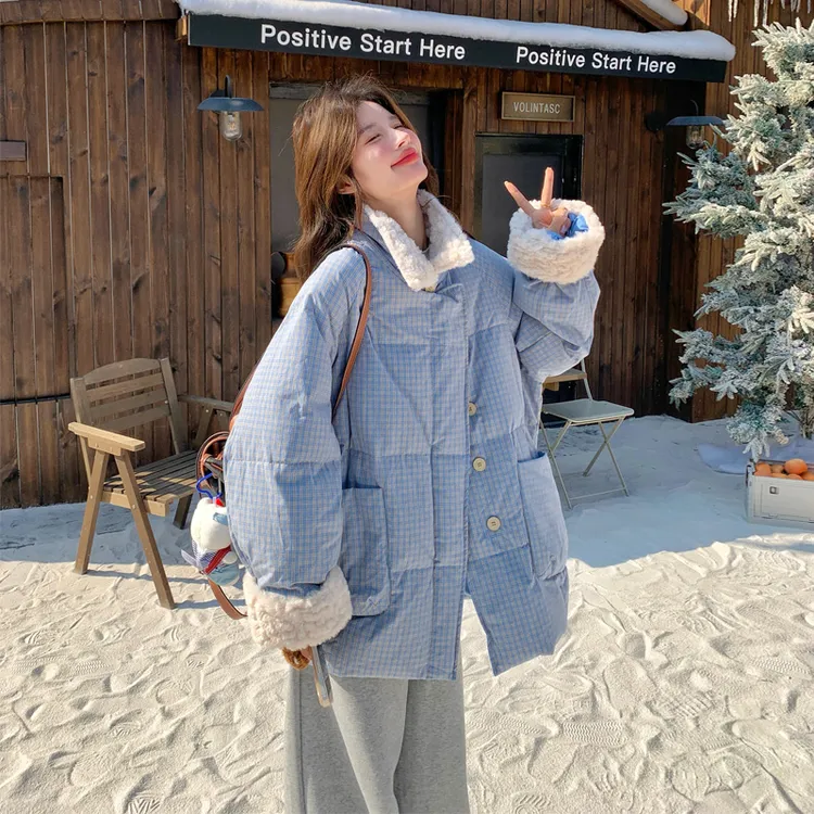 学院风蓝格纹羊羔毛拼接羽绒服2025冬季新款小清新温柔风厚面包服