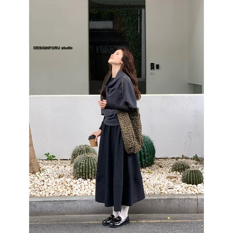 MARIE.COCO高级感穿搭荡领针织毛衣女秋季新款高腰显瘦半身裙套装