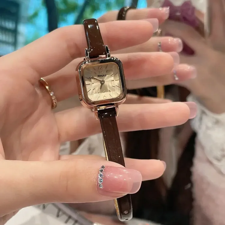 小方块精致简约女表8820 咖色 H