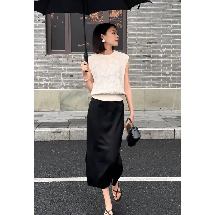 2025夏季新款女法式气质圆领绣花无袖上衣百搭高腰显瘦开叉半身裙