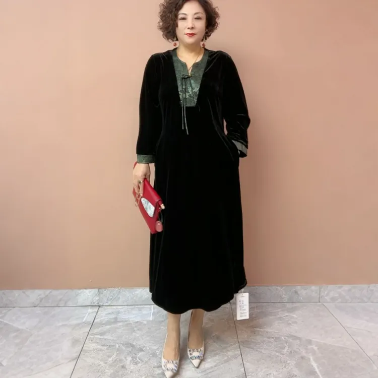 中老年V领拼色连衣裙女秋季妈妈新中式国风金丝绒宽松遮肉旗袍裙