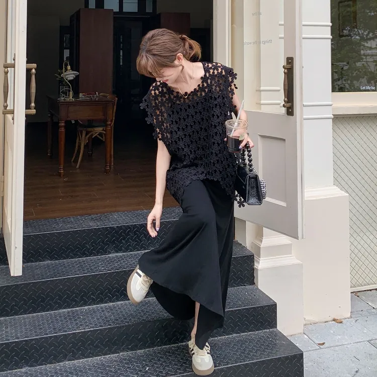法式气质轻熟风蕾丝镂空罩衫吊带裙套装女2025年夏季巨好看两件套
